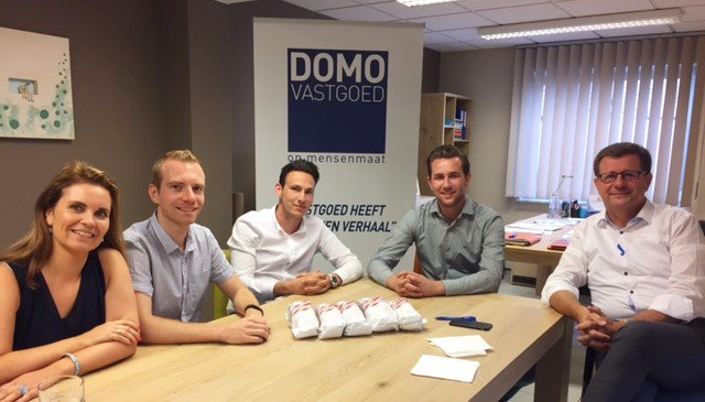 DomoVastgoed's tweet photo. #vrijdagmiddag #lunch #topteam #wijmoetenooketen #smakelijk #domovastgoed https://t.co/qYZH2uBRXz