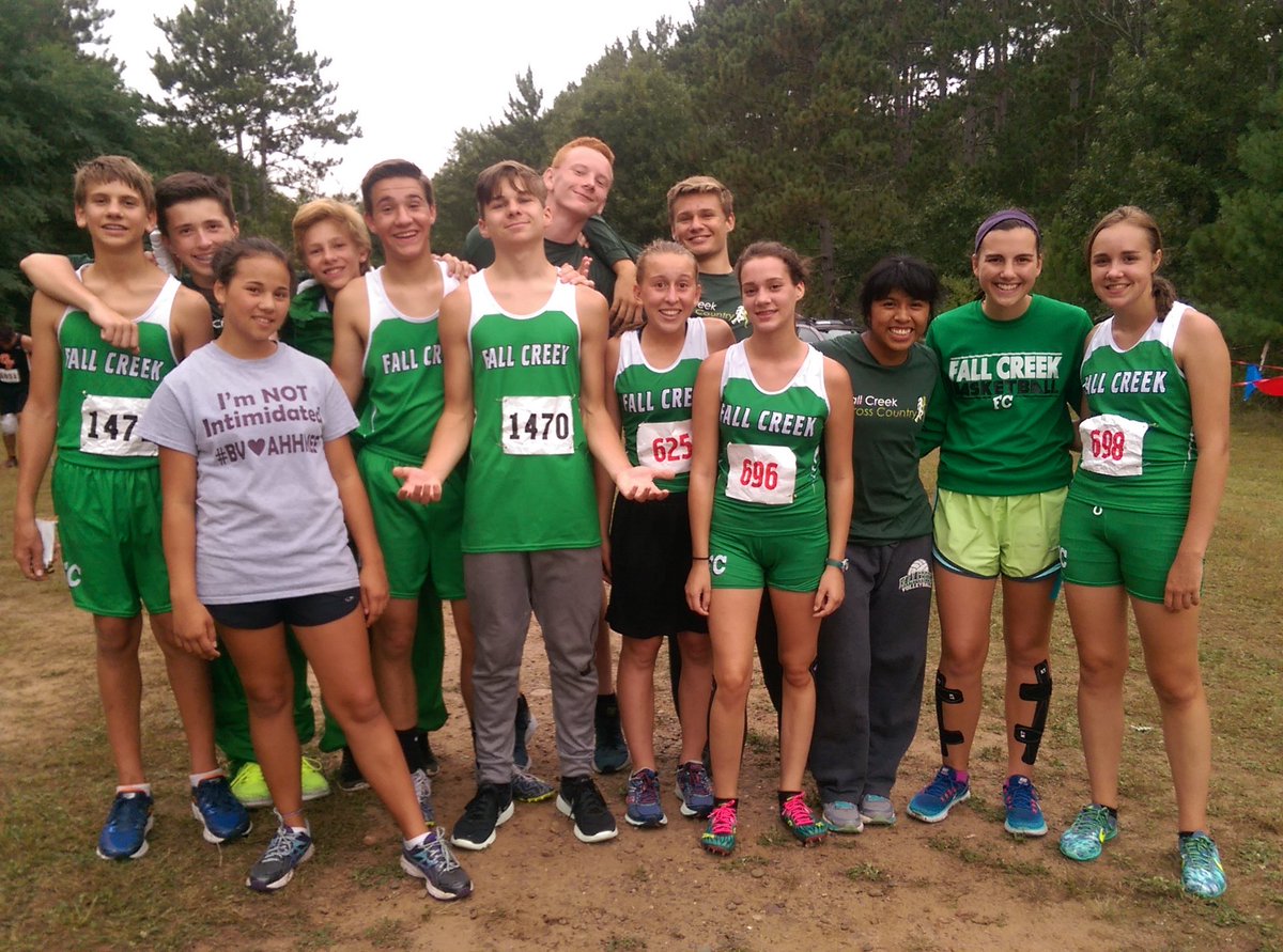 FCCrossCountry's tweet photo. Excellent racing from this crew at the Wells. Everyone dropped huge pr's! #gocrickets https://t.co/6GRhVorXPj