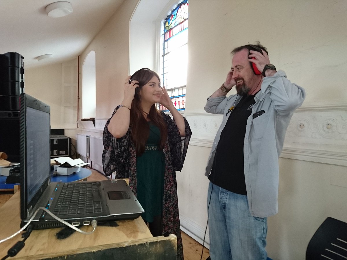dnkmedia_ie's tweet photo. @Reevahmusic checking out her sound after her @irishtv recording #Derrycountymatters. Lovely to meet you Aoife. https://t.co/Uj16FwMQmA