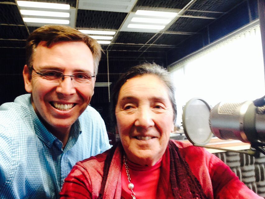 profe_VELASCO's tweet photo. Ahora en Radio @universal_chile 94.7 FM vamos c @educayemprende para hablar de #TradicionesChilenas c #MaríaMolina https://t.co/Q1guo6Y31z