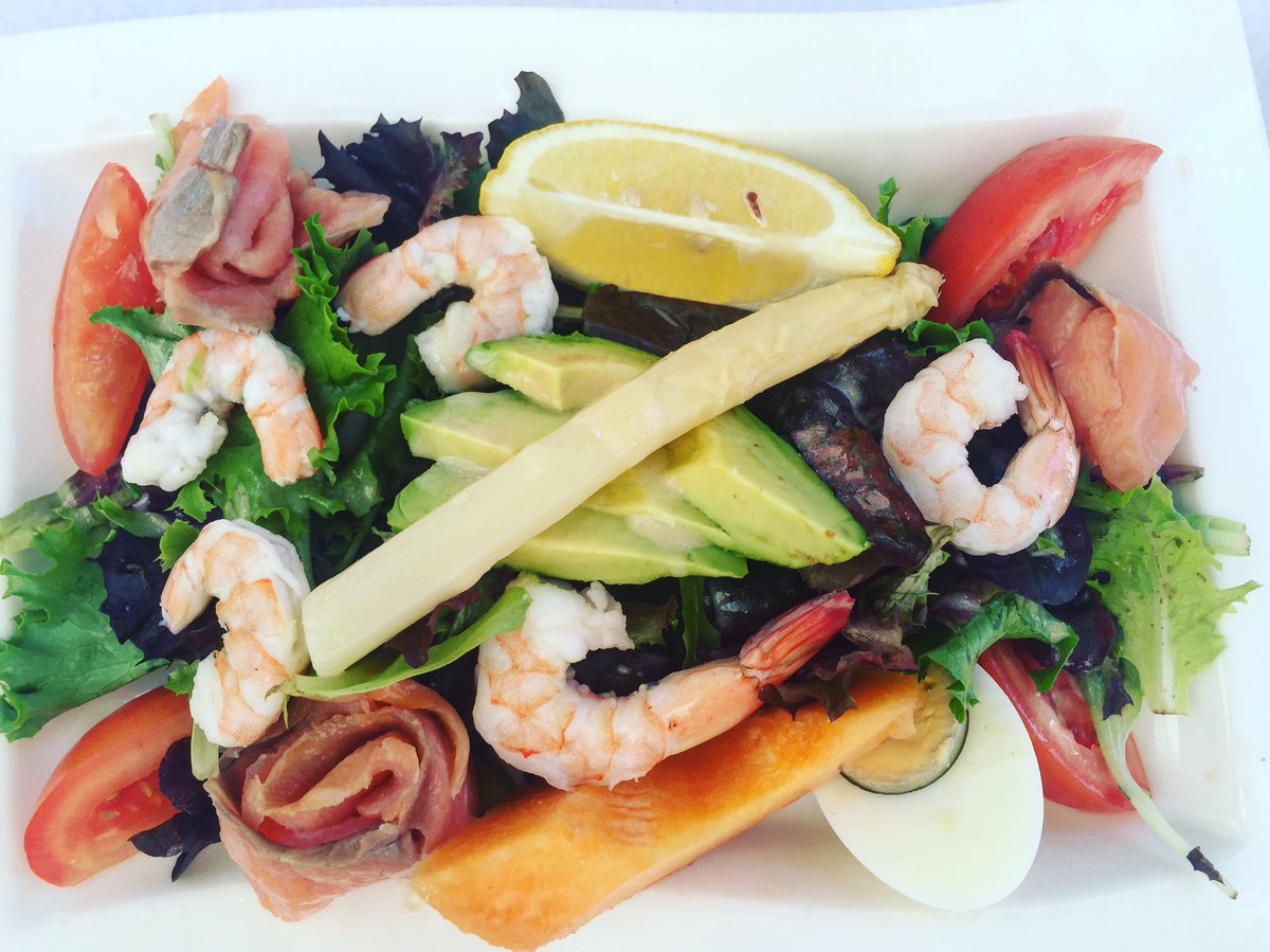 MyCrohnsDiet's tweet photo. Another fresh salad from holiday times! Prawns!! #mycrohnsdiet #fish #salads https://t.co/KfZz8EXZS7