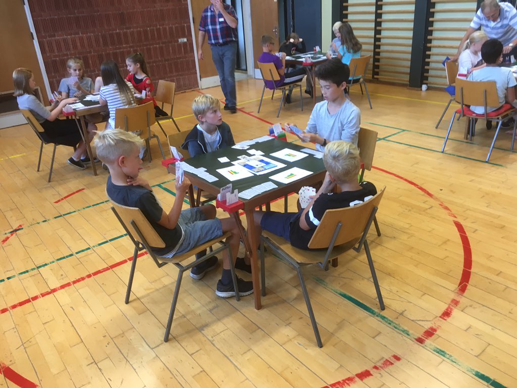 Dansk Skolebridge tweet media