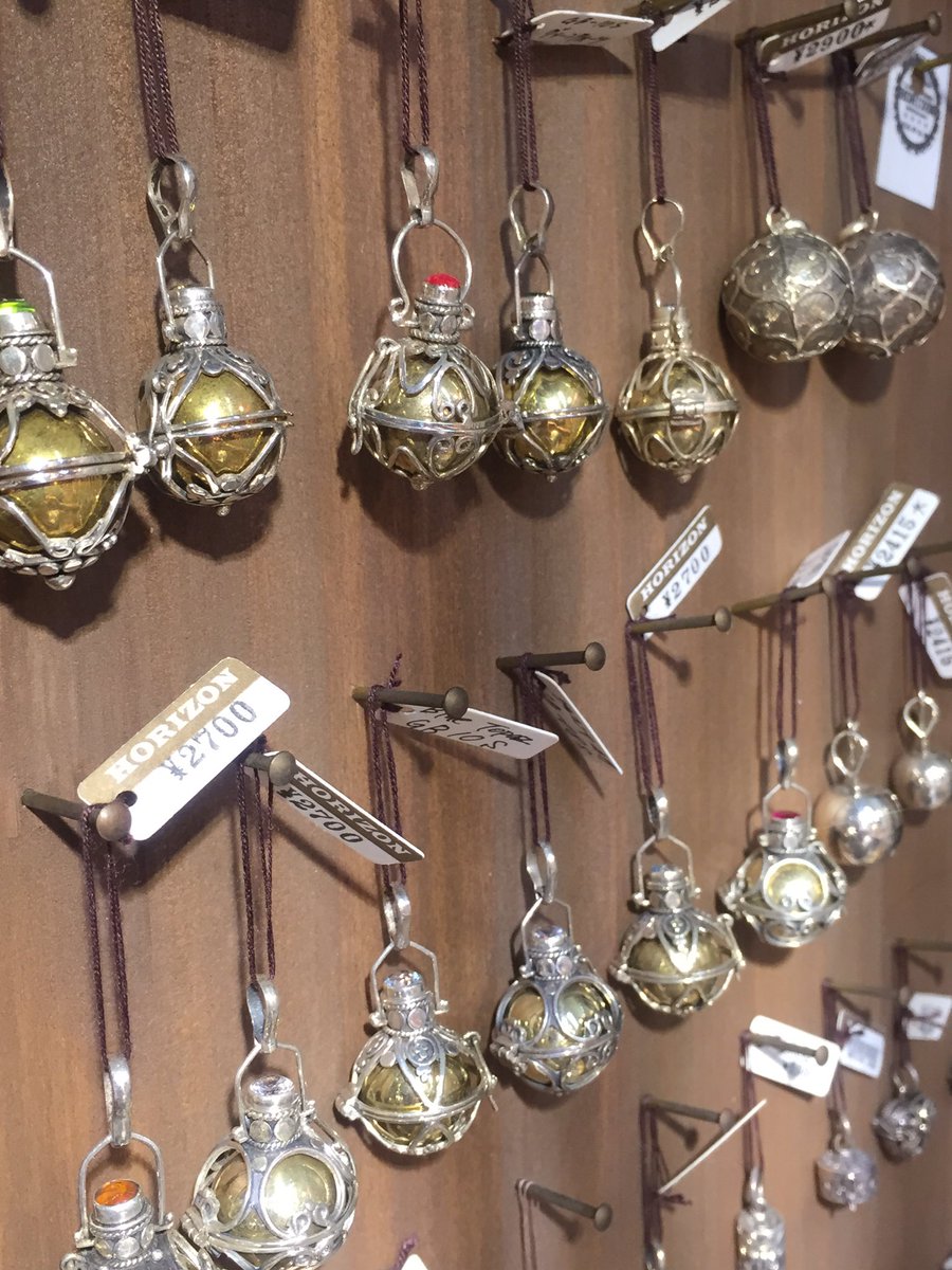 Horizon立川 Sale シルバーペンダントトップ ガムランボール が値下がりました なんと 半額 チェーンで合わせるのももちろん 革ひもとビーズで合わせるのもオススメです タグには半額になった値段が記載されています