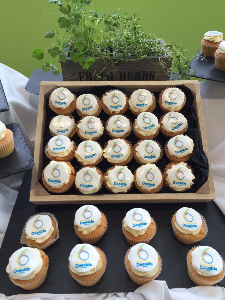 jarvisa25's tweet photo. #Deeside6 #cupcakes #herbs #lovely #1cambria @colegcambria @ycelstryn https://t.co/nNt5uyGs2o