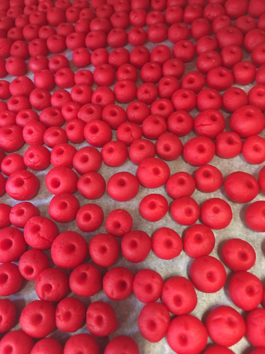 Lots more #Christmas berries, #mulledwine and more festive fun at #VE16 Come &amp; grab your #FREELUNCH in the cafe' 🌟