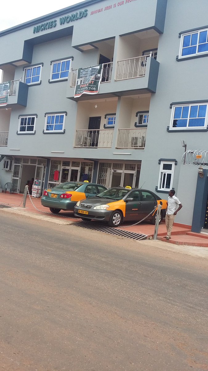 NelsonWorlds's tweet photo. We have large numbers of urban taxis available for pickup. Only genuine and hardworking drivers are needed. https://t.co/WmThzFxFUy