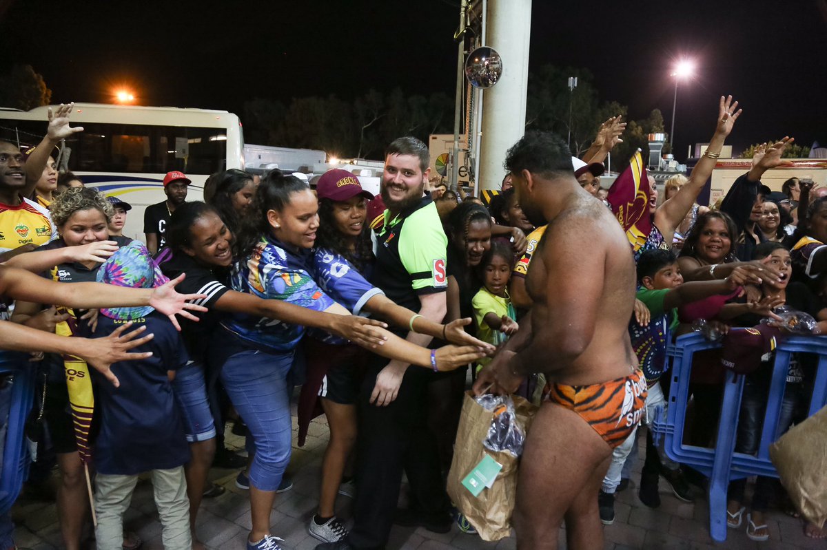 brisbanebroncos's tweet photo. Thanks for a great 2016 #Bronxnation and @Coreyjparker13 @samthaiday for spreading the love https://t.co/rHzCopCy2Q