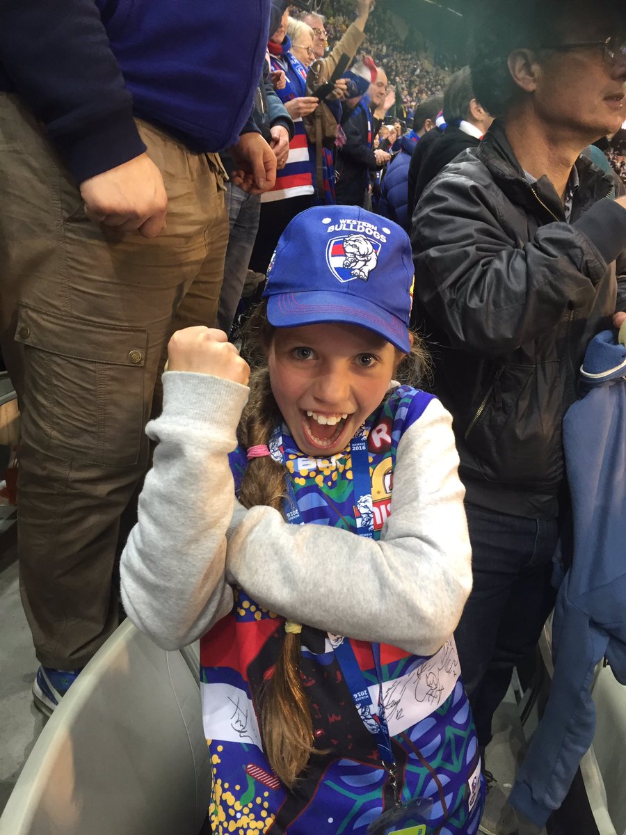TaniaBezzobs's tweet photo. #bemorebulldog #GoDogs https://t.co/mTmvzmljV1