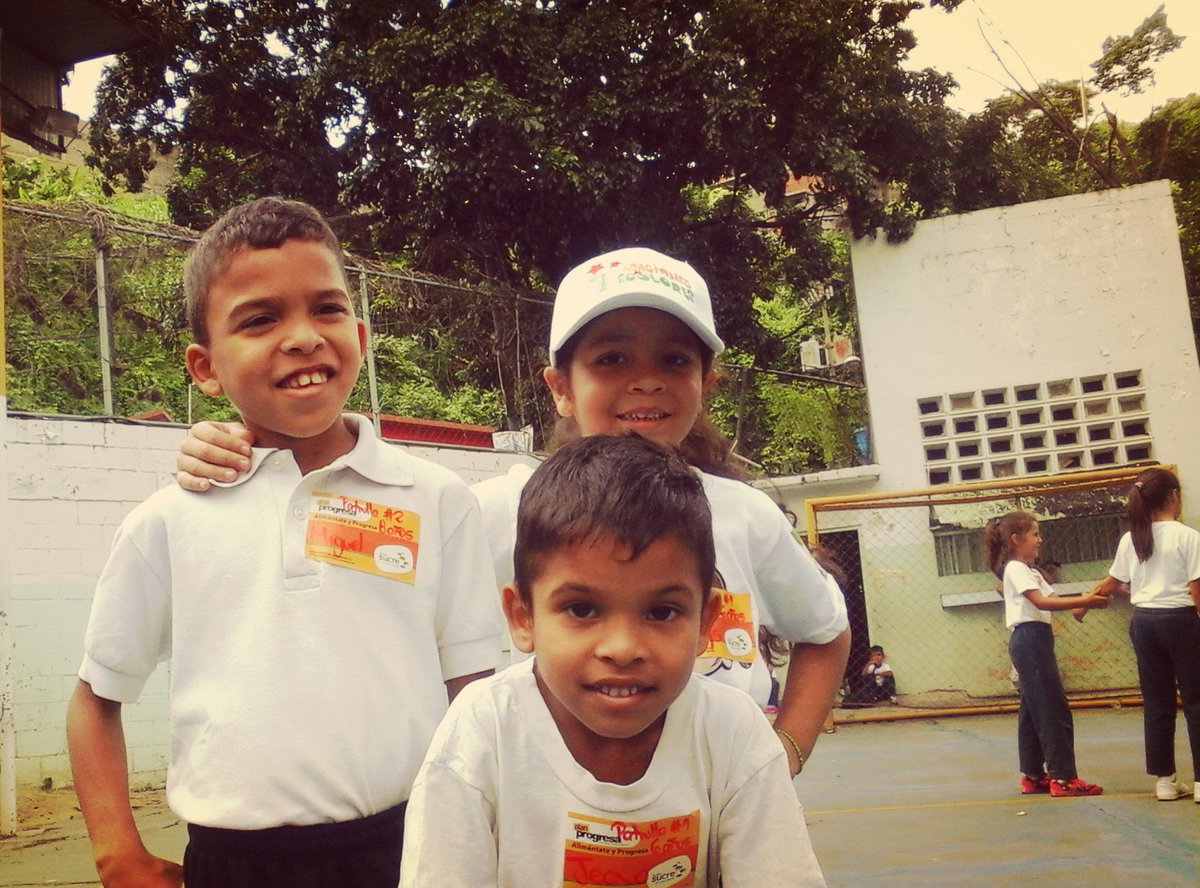EducamosEnVzla's tweet photo. Todos los niños deben crecer libres de miedo y violencia. Toma acción para detener el #Bullying #NoTeQuedesCallad@ https://t.co/kxvQqfWrt3
