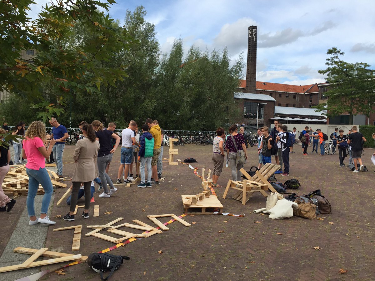 opROER voor de leerlingen van T3, H4 en V4 @UrsulaHorn Cultuur proeven in de binnenstad van #Roermond.