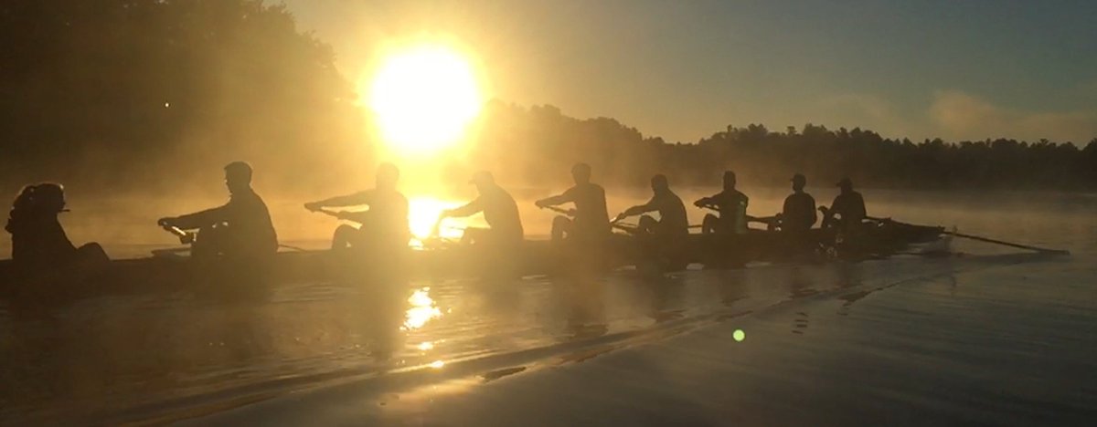 UNHCampusRec's tweet photo. A brisk but beautiful morning for @UNHRowing  practice today. https://t.co/Knyp9ogxLj