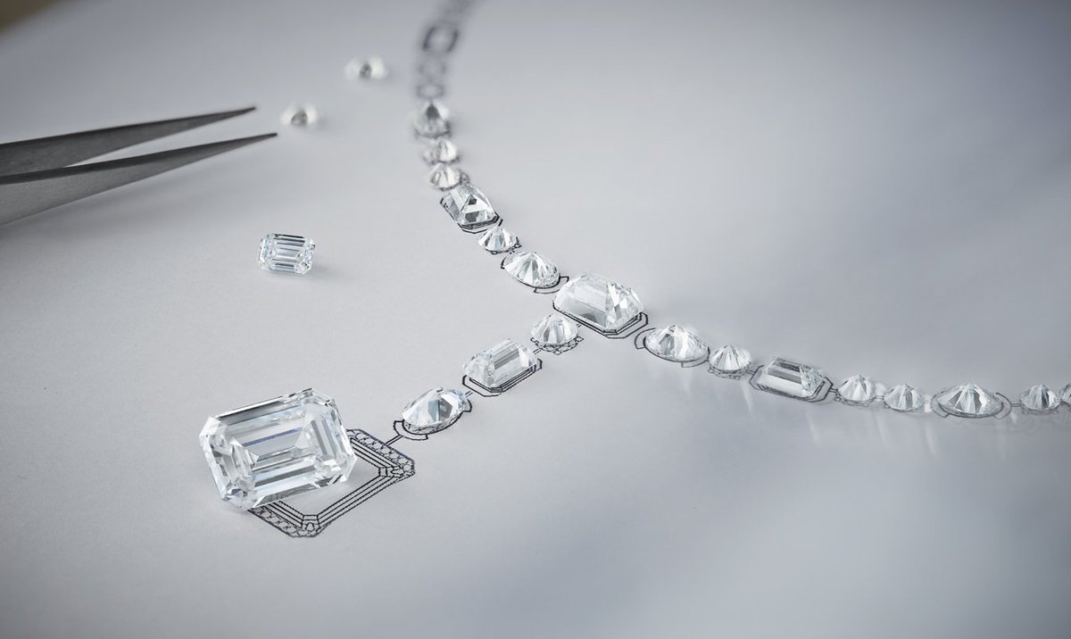 VO_PLUS's tweet photo. https://t.co/3SzYDn20dW | #Symbolising ever-lasting love, perfection and strength. #Diamonds, #Gems. https://t.co/RpAfvvOxTO