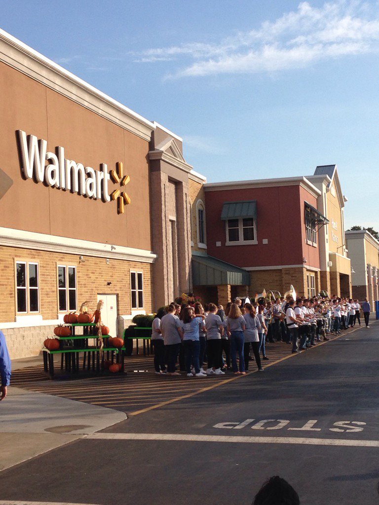 TWLoring's tweet photo. @dr_poe BCHS Band Wal-Mart Community Grant Celebration &amp; Reopening @TWLoring https://t.co/VBUhJUPIPN