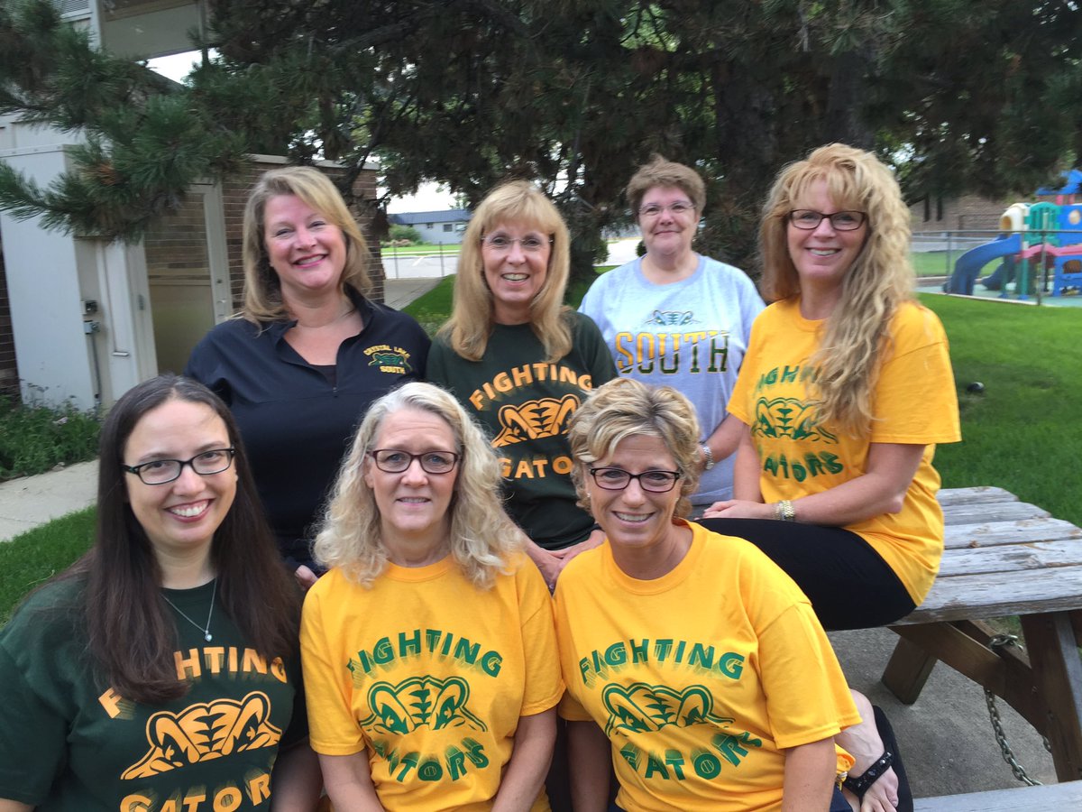 EricaABruso's tweet photo. @CHSD155 @vp_cole Business office is #gatorstrong this morning. Thanks Mr. Cole and Mrs. Blum! #D155Inspire https://t.co/4waucyW8J3