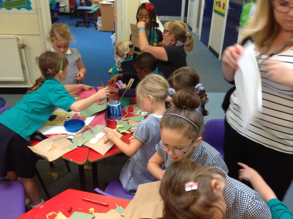 GwenfoCWPrimary's tweet photo. Scarecrow Activities #foundationphasefriday https://t.co/GZt81GSe85