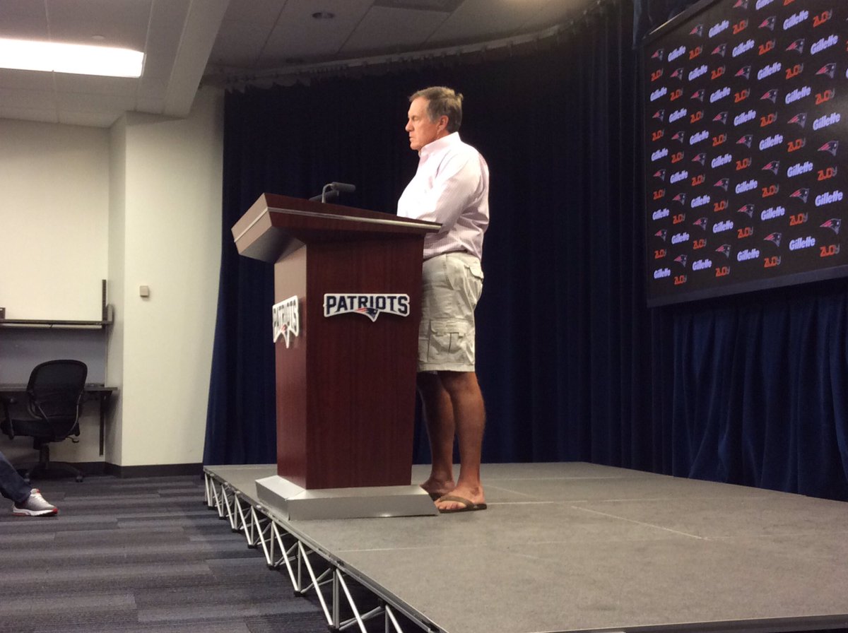 RochieWBZ's tweet photo. High praise from Bill Belichick of Joe Thuney and O-line on this Friday - #patriots #wbz https://t.co/1MrhVWo3Qs