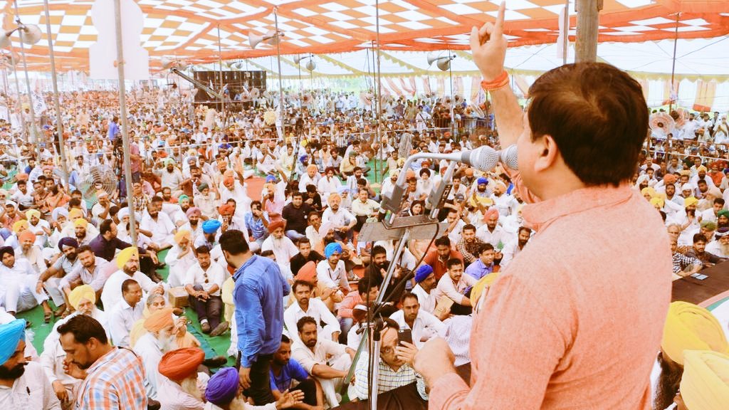 AzadOffice's tweet photo. आज छपार मेले की @AamAadmiParty जनसभा में उमड़ा जनसैलाब... https://t.co/rHzqlzehSl