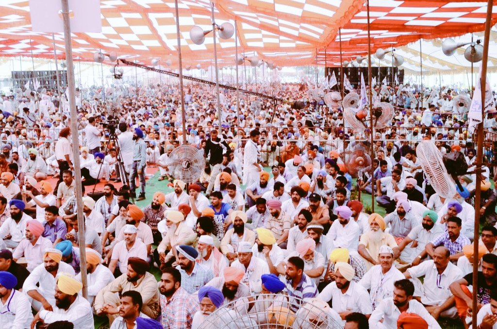 AzadOffice's tweet photo. आज छपार मेले की @AamAadmiParty जनसभा में उमड़ा जनसैलाब... https://t.co/rHzqlzehSl