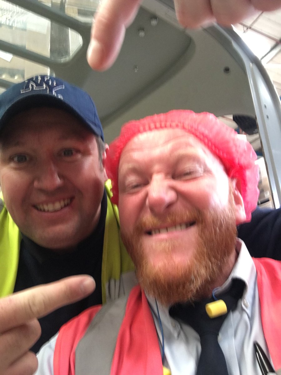 mrlloydy1972's tweet photo. @pies263 look who I found😉 sat on the truck doing #nothingagain https://t.co/bstgEU5ejt