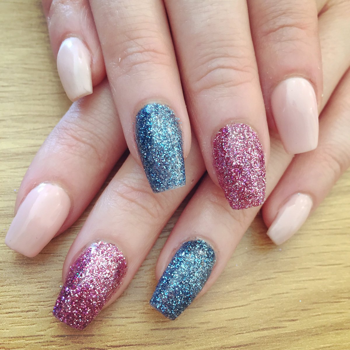 lemontreetotton's tweet photo. Ohh snap! 💙💕 using @dtpronails products 💅🏻 inspo @nailsbyjuliannaa 😘 https://t.co/Per5ZnukzL