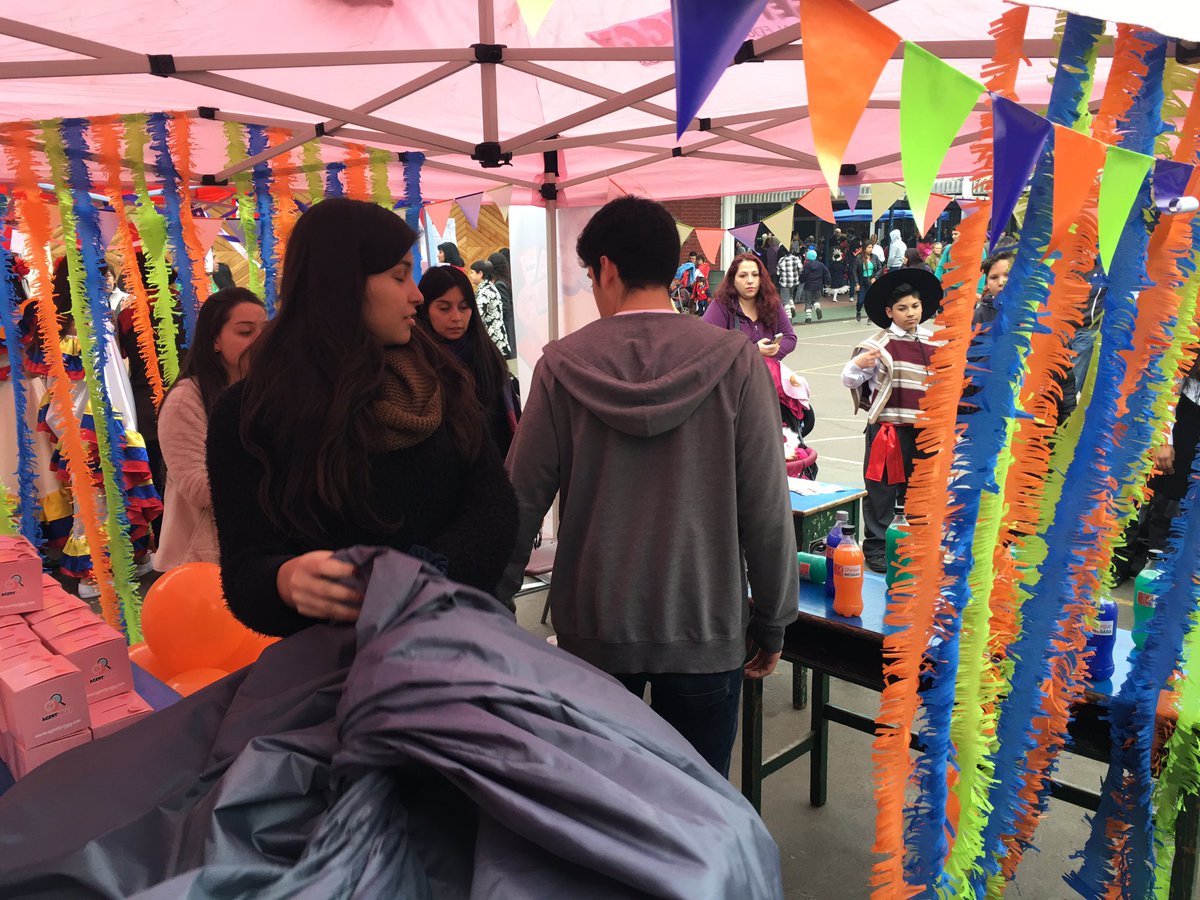 Estamos en colegio Sip Alessandri festejando a la chilenidad con educación financiera cc @sbif