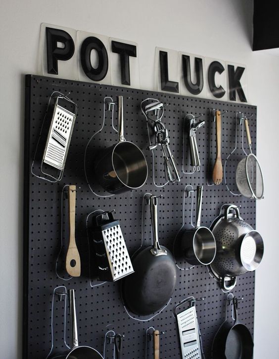 maebarquitect's tweet photo. ¿Sin planes para el finde? ¿Qué te parece crear tu propio #pegboard para decorar tu cocina, estudio, dormitorio...? https://t.co/JjRMiysQFD
