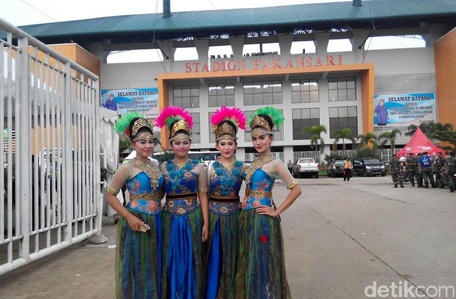 infoGOJEK's tweet photo. #DETIK: Geliat GOR Pakansari Menghajat PON XIX https://t.co/SbG8VW9c4v via detiksport https://t.co/gbc7wFIXC8