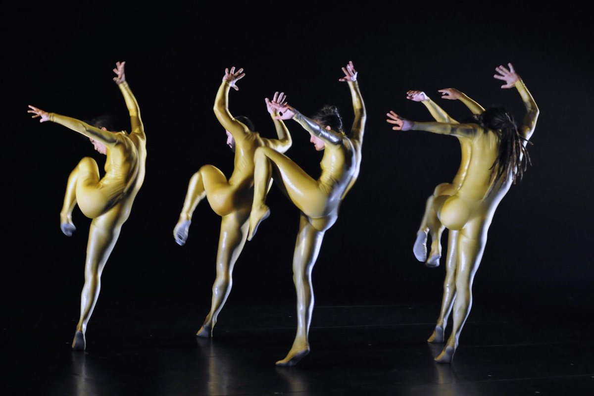 Romaeuropa's tweet photo. Potenza sonora e visiva. Questo l'opening del #REf16!
Con @HofeshCo al Teatro Argentina dal 21 al 24 settembre. https://t.co/zlJZdh6FE6