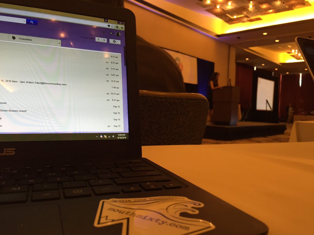TheCommuniKey's tweet photo. Getting a little unleashed with @UVConnect this morning💪🏻 #UNYawards https://t.co/v2BSaEF6Kf