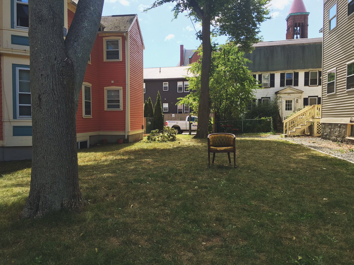 roi_alty's tweet photo. first photo of the #chairproject https://t.co/Gbo8EfxPKG