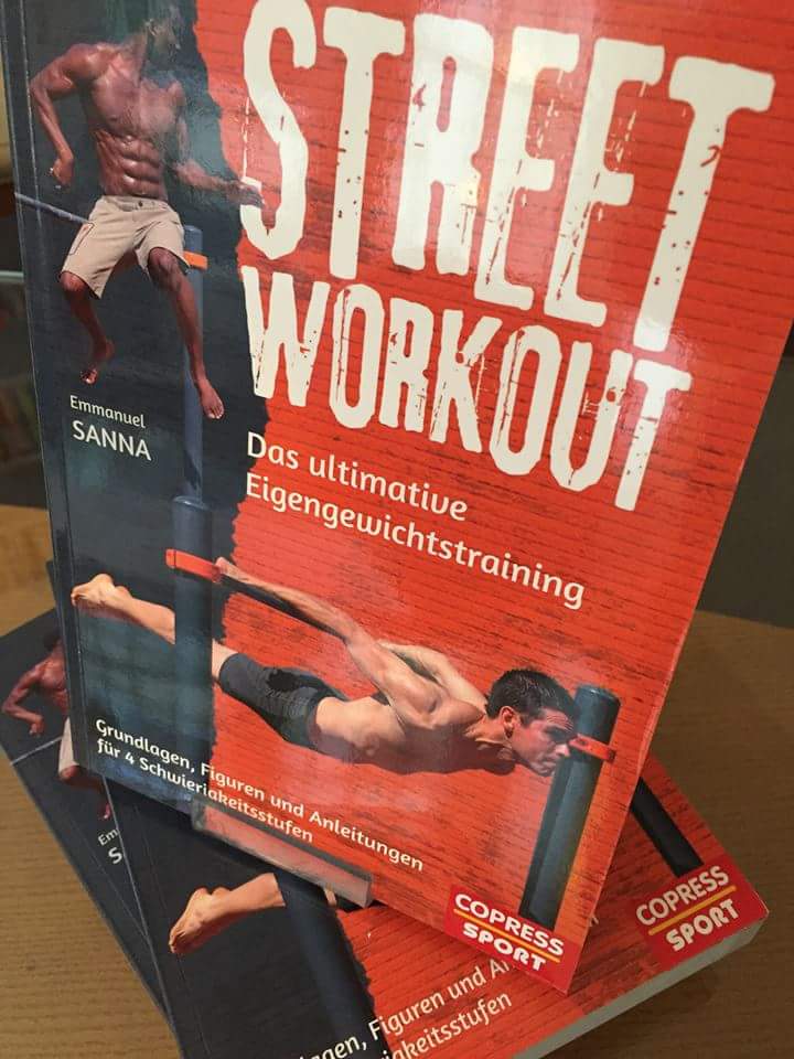 mansanna78's tweet photo. A nous l'Allemagne @EditionsAmphora @rdubois23 #Deutschland  #gymnastik #buch #physikalisch #meisterschaft #korper https://t.co/AQ6qJEq1wg