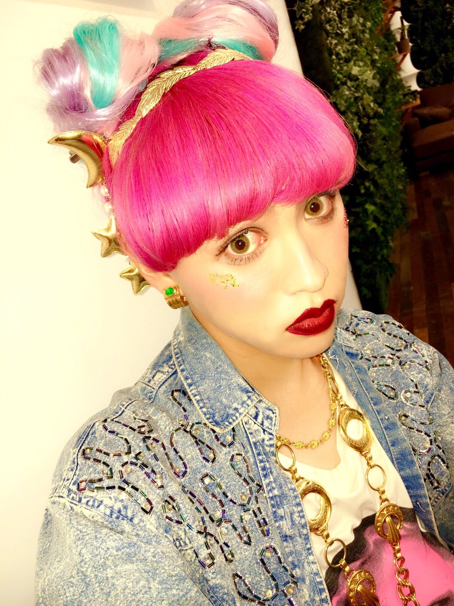 🌈9月18日(日)⏰9:54〜
『 サンデー・ジャポン 』
に出演させていただきます👸

今回はロケにも行ってるよ🔥
是非みんな見てね💛💚💜💙

お星様キラキラヘア✨✨✨
スタジオの衣装もお楽しみに🌙