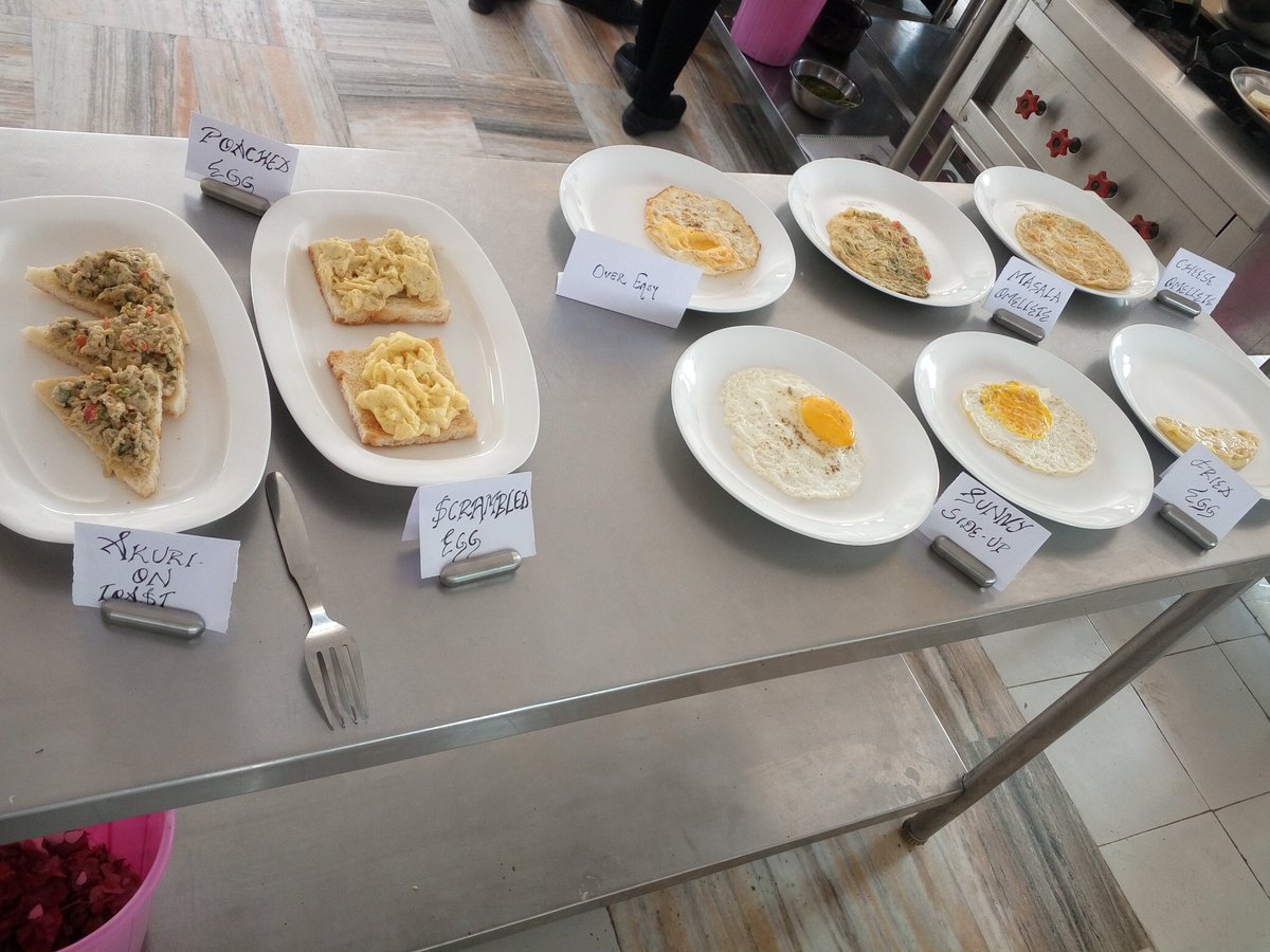 Nikhil_kulhari1's tweet photo. #kitchenpractical 
#scrambledegg #akuriontoast #friedegg #plainomsusts #masalaomellete #cheesebooks omellete
#iihm https://t.co/uYtu7Cl44g