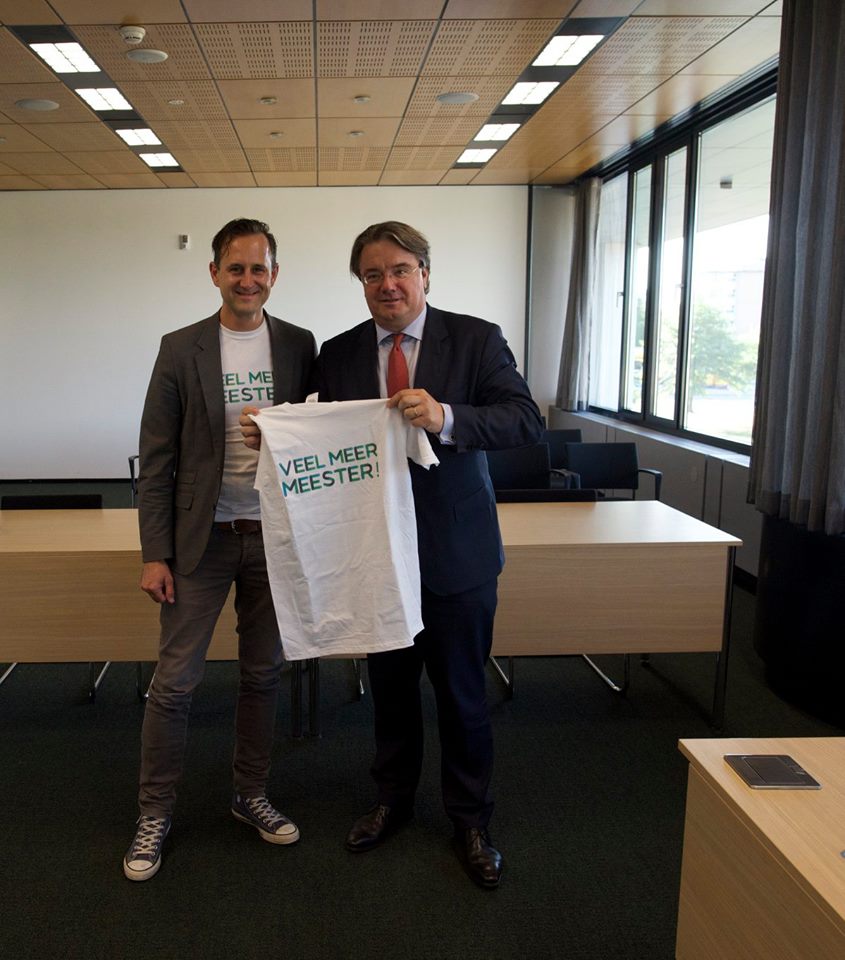 AVMarnix's tweet photo. Ikv. van vergaderen op bijzondere locaties: de mannen van #Mandaad #veelmeermeester op bezoek bij Wim vd. Donk. https://t.co/134CIGRGRv
