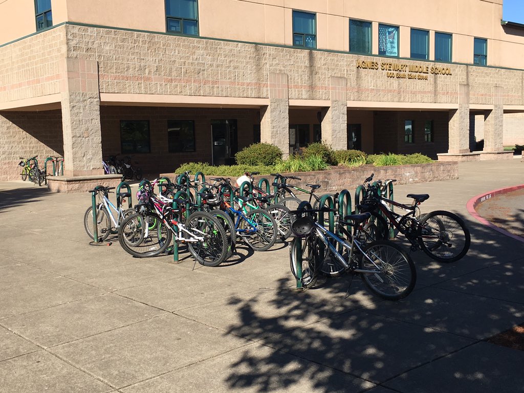 SpringfieldSRTS's tweet image. Sunshine and active transportation enthusiasm fills the bike racks at Agnes Stewart #SPSWelcomeBack @SpringfieldPS