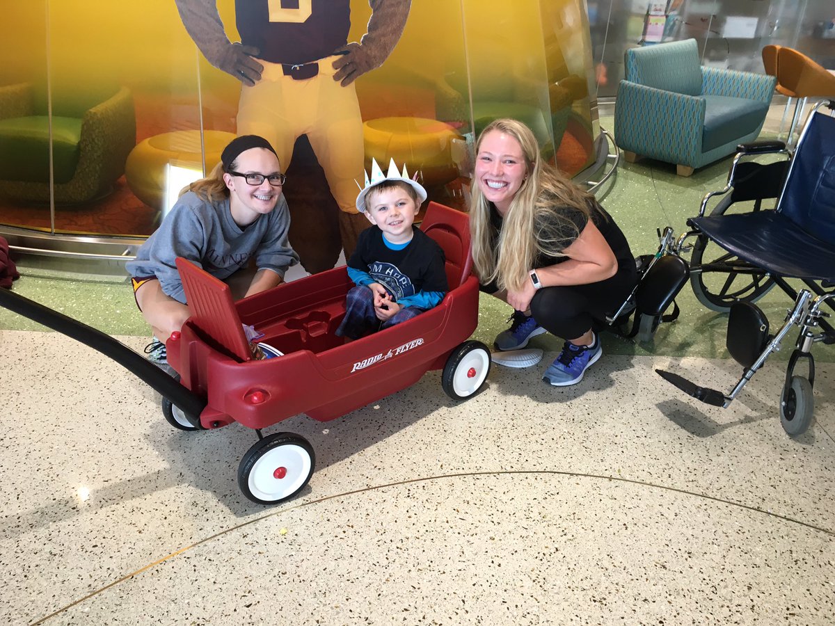 thegopherway's tweet photo. Thanks to our #Gophers rowers for hanging out at @UMNChildrens today! https://t.co/DHf11qfezA