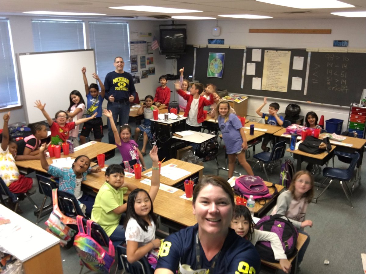 sdc_explorers's tweet photo. Mr. Aiello came to teach us a math lesson today...Ms. Compher disagreed!! @ParklawnFCPS #goknights #goblue #goeffort https://t.co/25JUla8qTH
