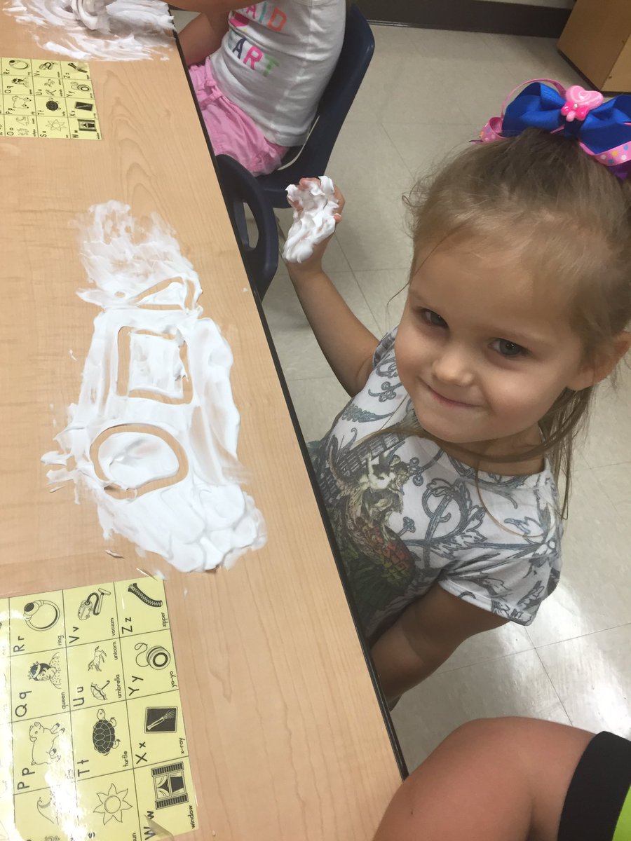 sheiladsales's tweet photo. Shapes galore, while having fun.@central_mabank #CEkidsmatter https://t.co/XqBz1AmiL7