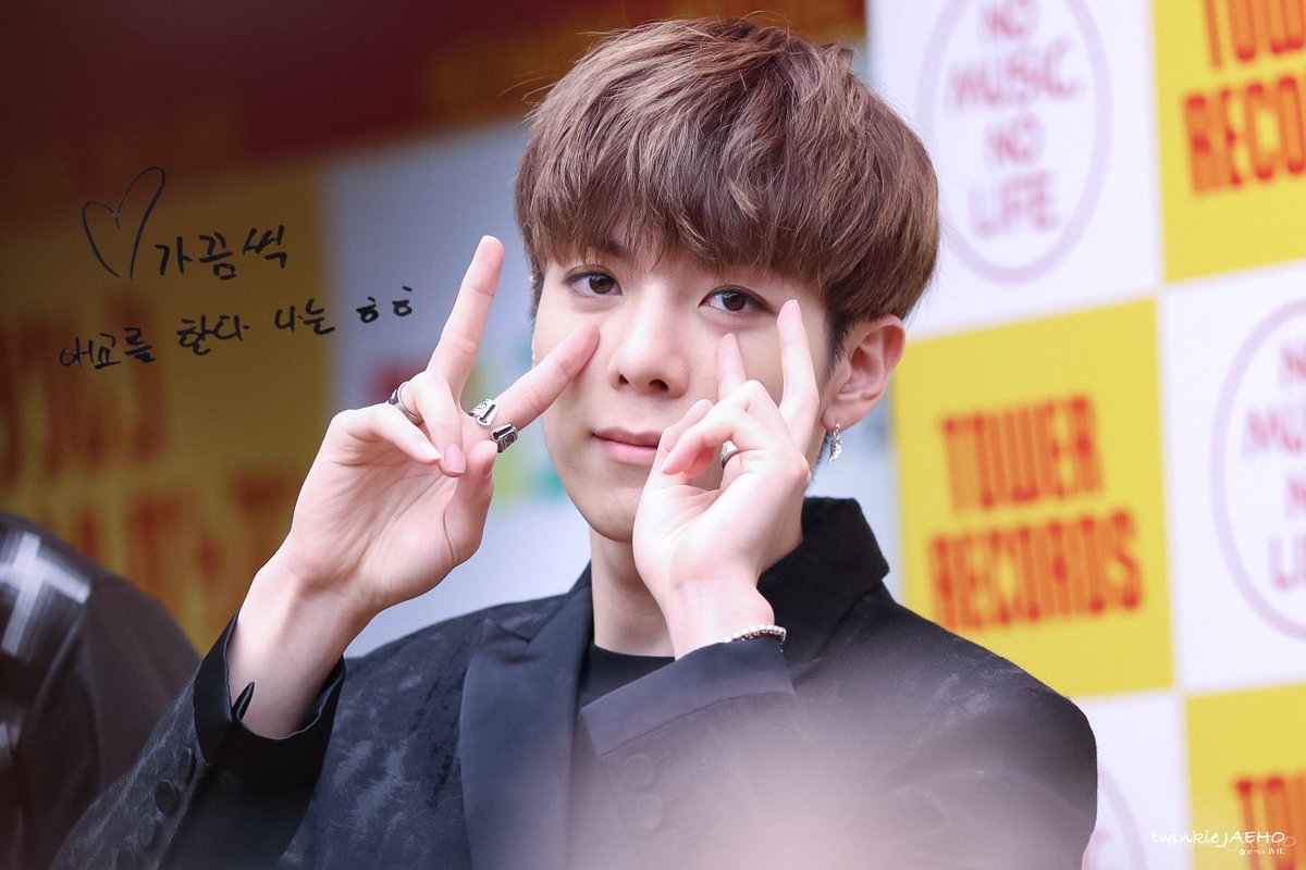 25살 김재호~😎👍🏻 앞으로도 너가 행복하다면 그걸로 좋아💓💓💓
#happyJAEHOday #HISTORY #히스토리 #재호 #김재호