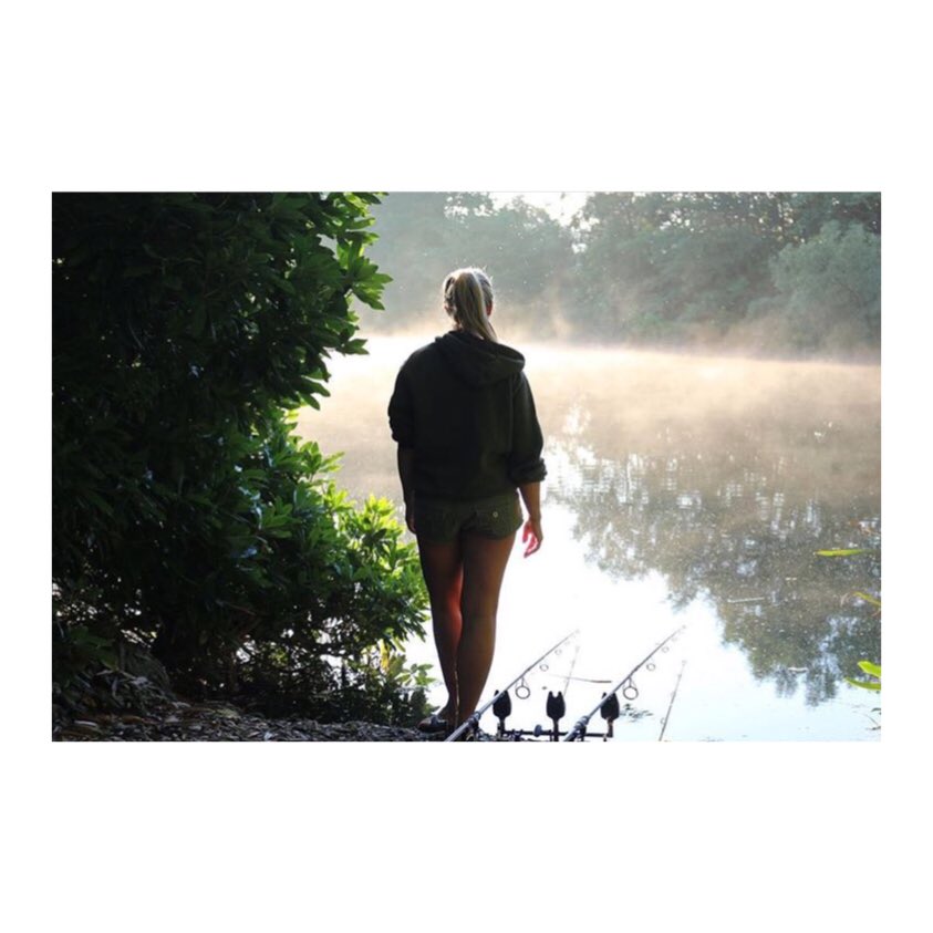 FishFigure's tweet image. Bring on the end of the week and a weekend spent like this:
instagram.com/p/BKa-sADADFi/
#carpfishing #carpangling #carp