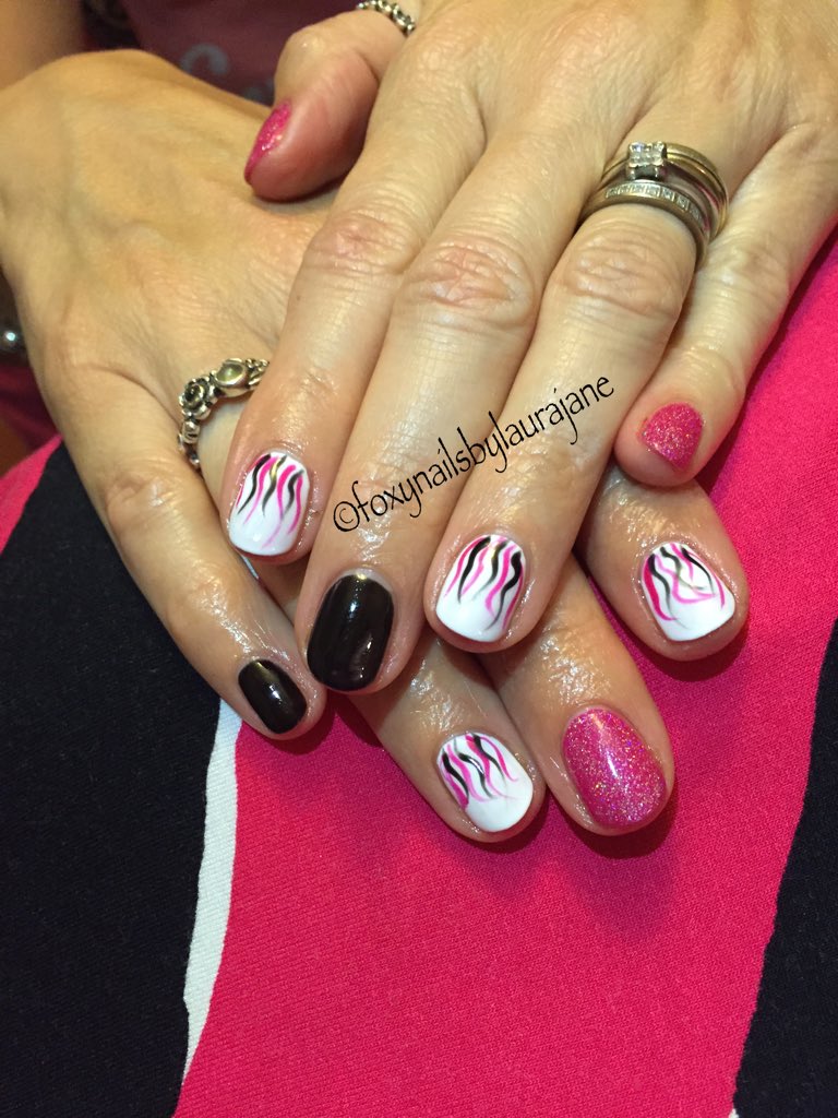 LauraJaneMitch's tweet photo. https://t.co/XysvsLo8yj keep voting you wonderful lot !! #ggbfinalist #votelaurajanemitchell #procategory #gelish 💞 https://t.co/NKLzEHDQbY