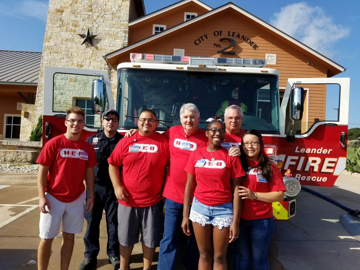 Leander_Fire's tweet photo. THANKS #HEBLeander! #PatriotDay It's was an honor to have you! https://t.co/aQsOMgBLAj
