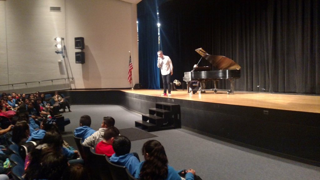kmschoirs's tweet photo. Our students got the opportunity to see baritone Samuel Schultz sing, and have a Q&amp;A session.  #houstongrandopera https://t.co/RV25yi7VH6