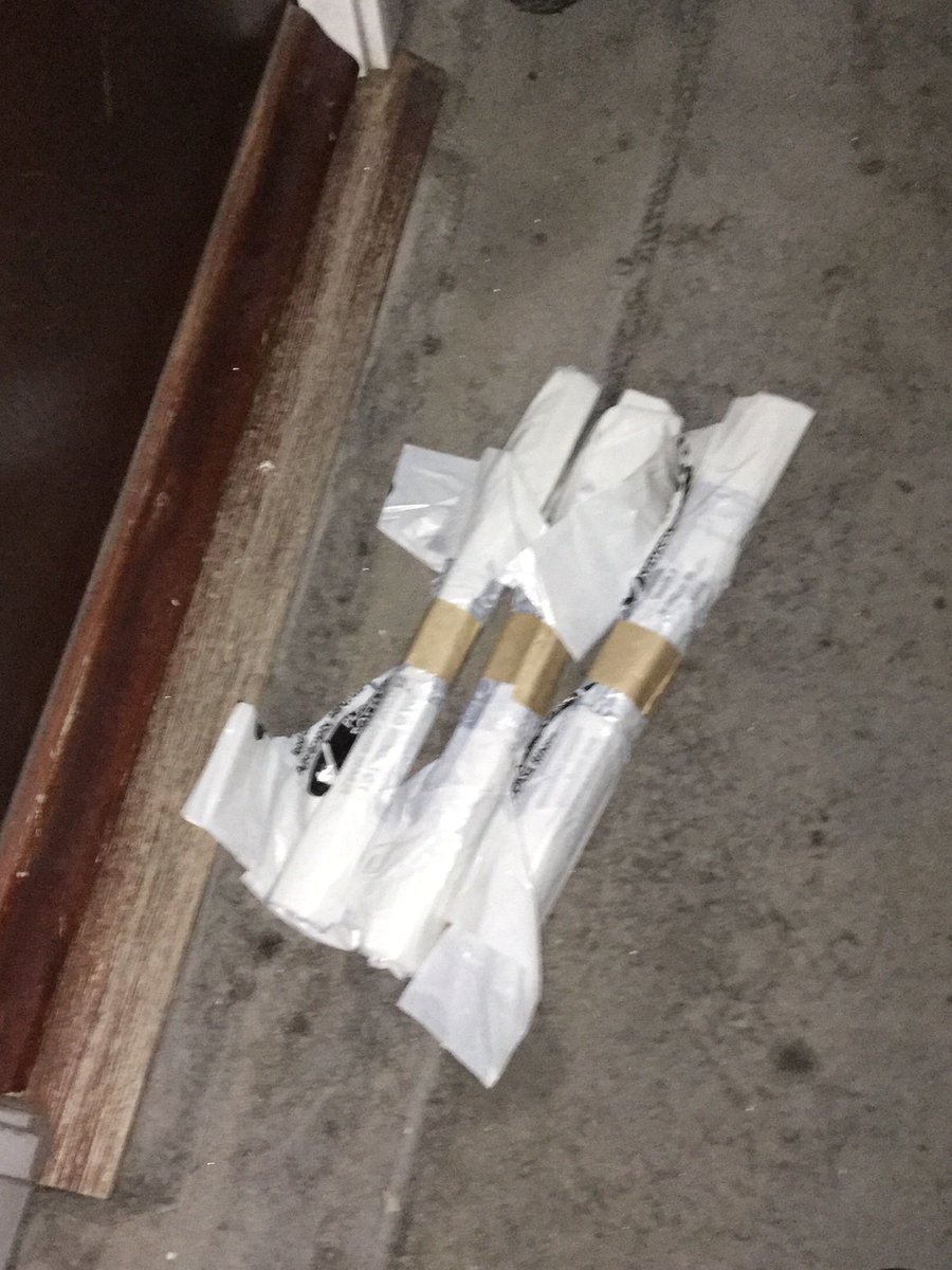 RockinghamEst's tweet image. .@VeoliaUK given up completely on even trying to deliver bags properly now (12/9/16)? @MPSSouthwark @lb_southwark