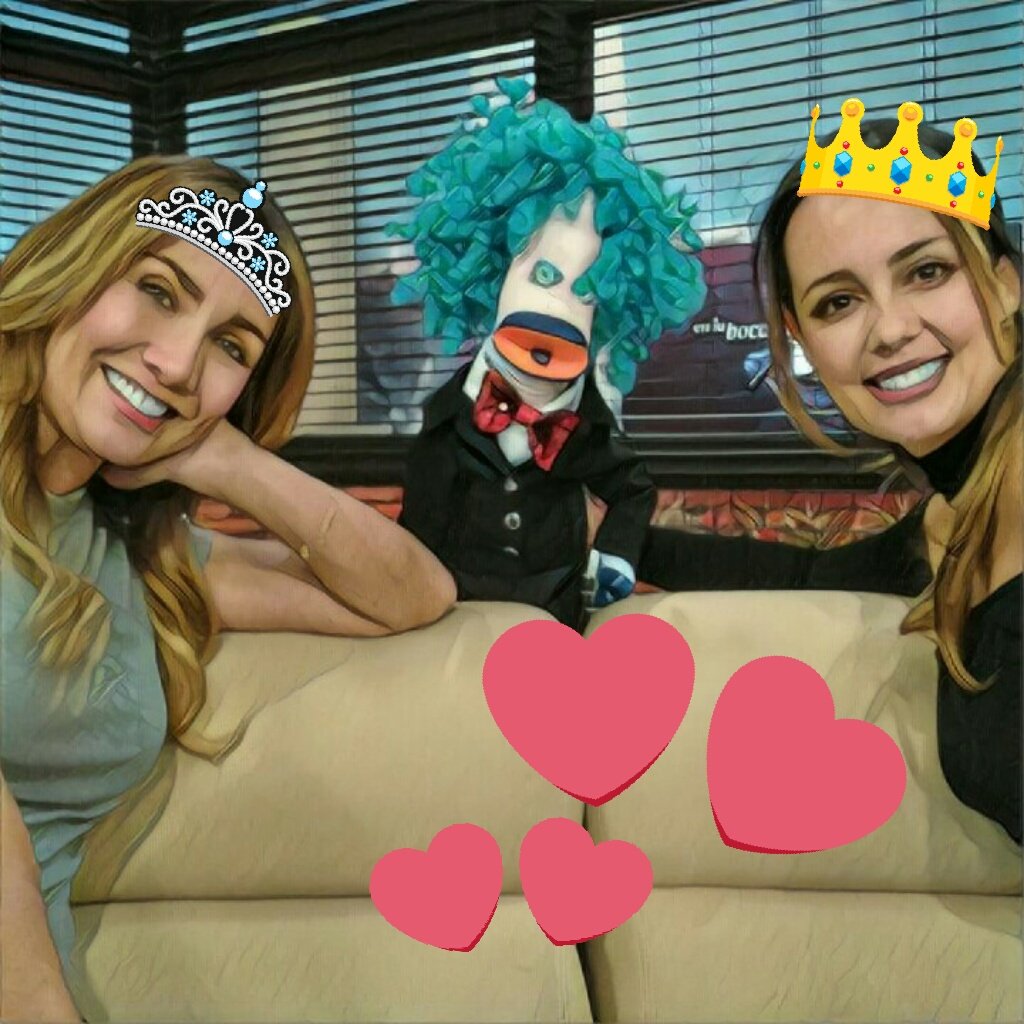 Junto a mis fans enamoradas de <a href="/MBDRCN/">El Desayuno</a> todos listos para ver mañana <a href="/TuPlanetaBichos/">Tu Planeta Bichos</a> #LoQueHizoPepe