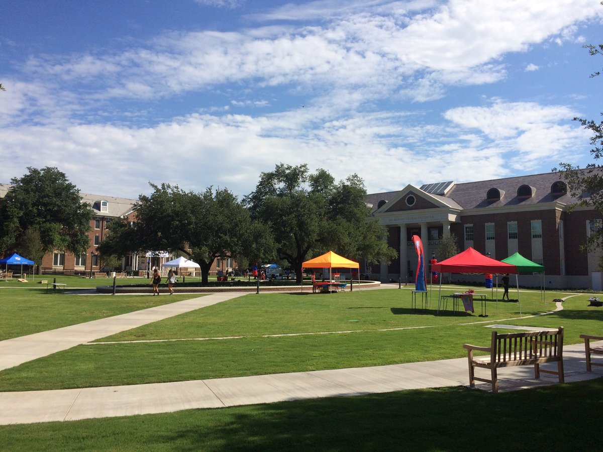 JacquelynRElias's tweet photo. Each @SmuRlsh commons setting up for the @HealthCenterSMU dedication. Come out for activities and free food! @SMU https://t.co/sIM07o3gG6