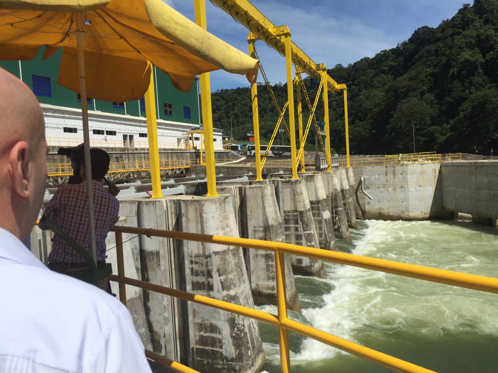 CFigueres's tweet photo. #PHReventazon otros 300 MW hidro con los mas altos standares ambientales y sociales.  Liderazgo Costa Rica. https://t.co/pvVqrw0oE4