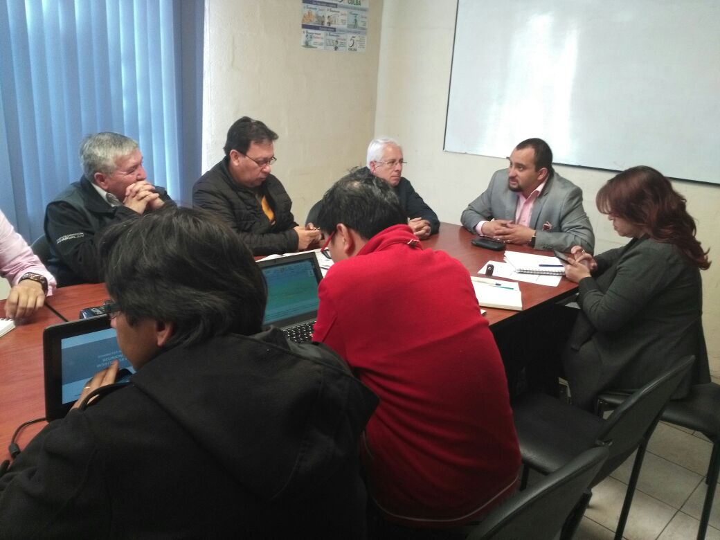 DPS_Chimborazo's tweet photo. Ambato: Seguimiento de obra de repotenciación del #HGDA con SECOB , HUAWEI, CEE y Gobernación de Tungurahua https://t.co/lB5yRAQf3L