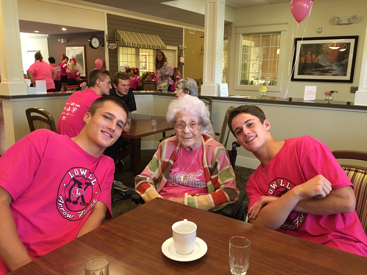 Lowellredarrows's tweet photo. Stopping by Green Acres senior home to let our Pink shine! #pinkarrow #letyourpinkshine https://t.co/iCzzLrrU5Q