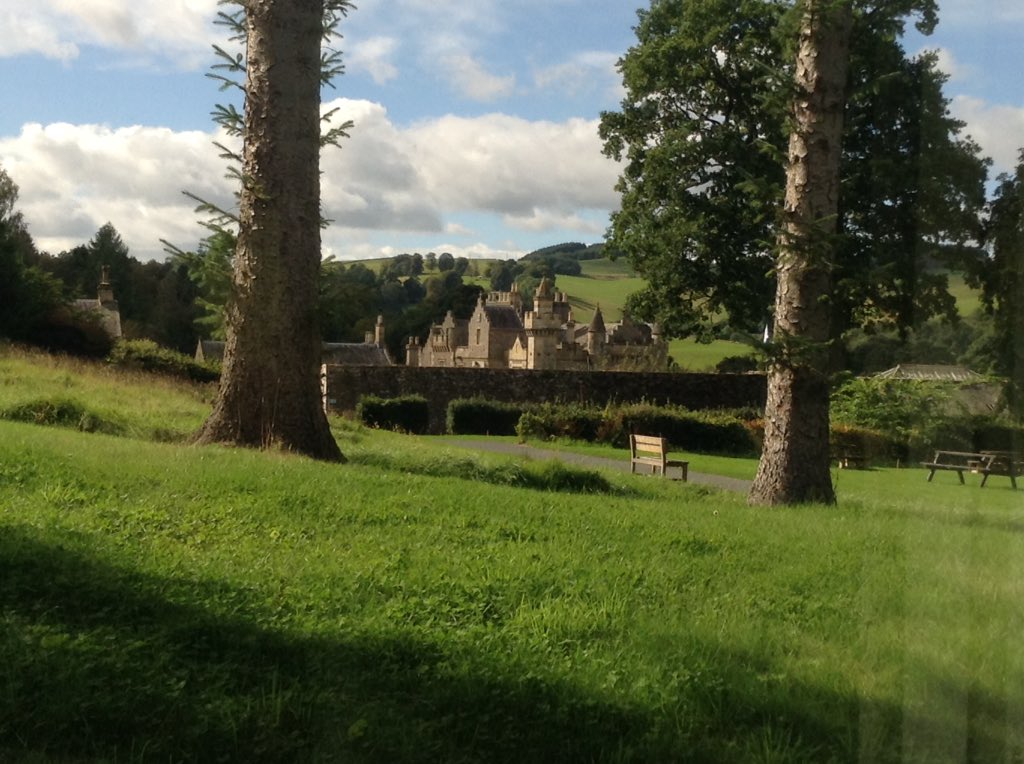 robsonandcowan's tweet photo. Relaxing day at @AbbotsfordScott then onto @The_RHS #PartnerGarden #MonteviotHouse A break in the #Borders, #TheBest https://t.co/5XTUM5oEqw